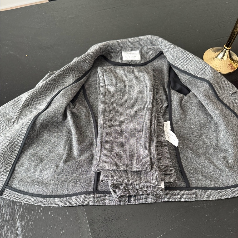 Boys Gray Plaid Blazer and Pants Set. Size 7